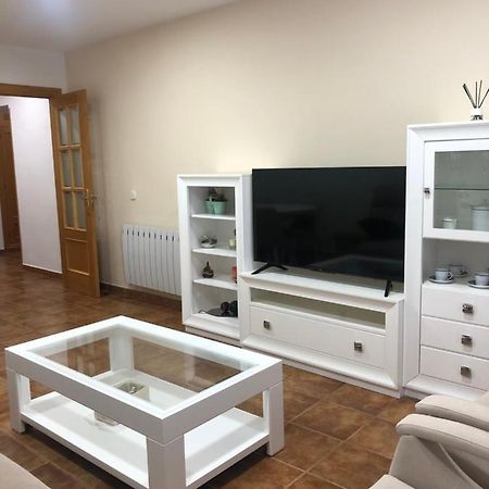 Piso Nuevo Plaza De La Constitucion Sta Cruz De La Zarza Apartment Santa Cruz de la Zarza Luaran gambar