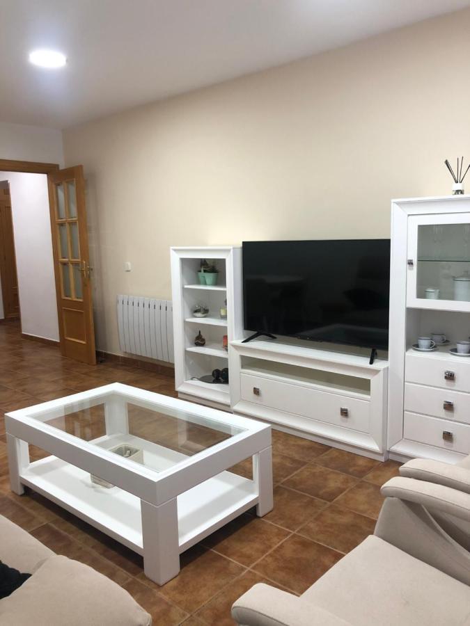 Piso Nuevo Plaza De La Constitucion Sta Cruz De La Zarza Apartment Santa Cruz de la Zarza Luaran gambar